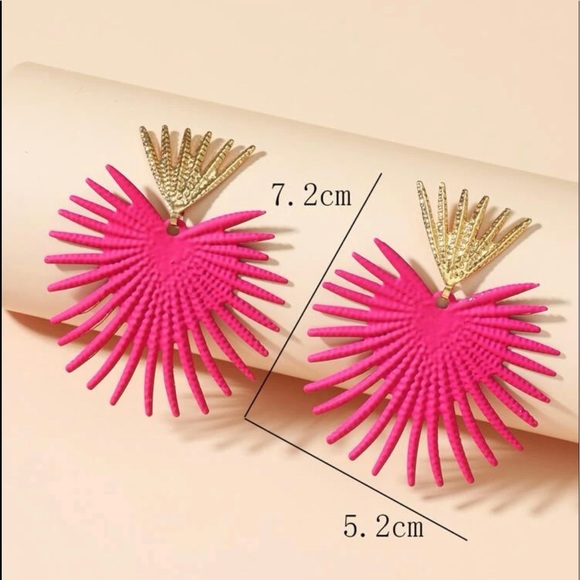 SOLD ✨ Large Heart Goddess Earrings - Picture 3 of 3